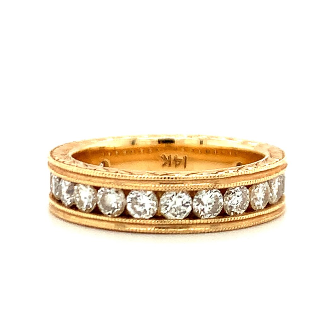 an 18 carat gold diamond ring