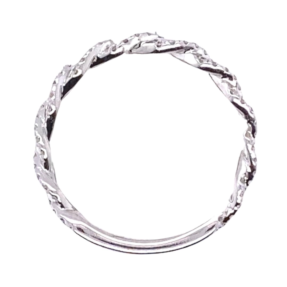 a silver bracelet with twisted links on it