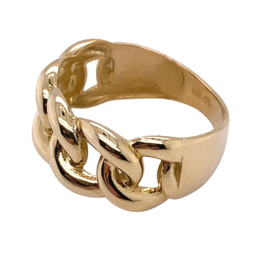 a gold ring with two links on it