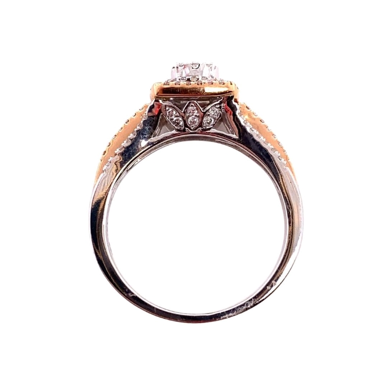 a ring with a diamond on top of it