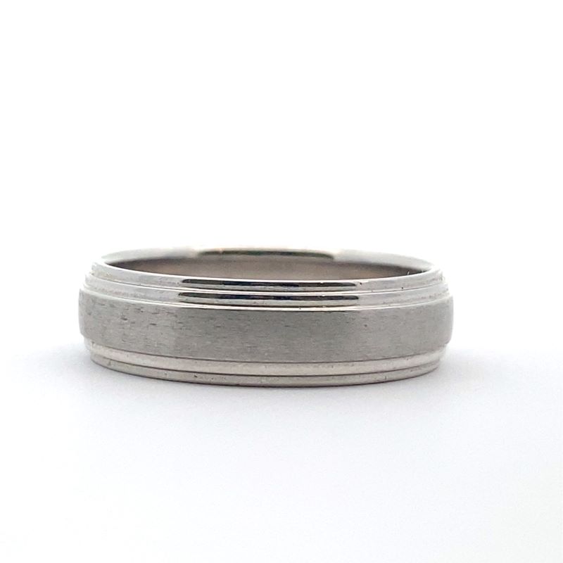 a wedding ring with two bands on it