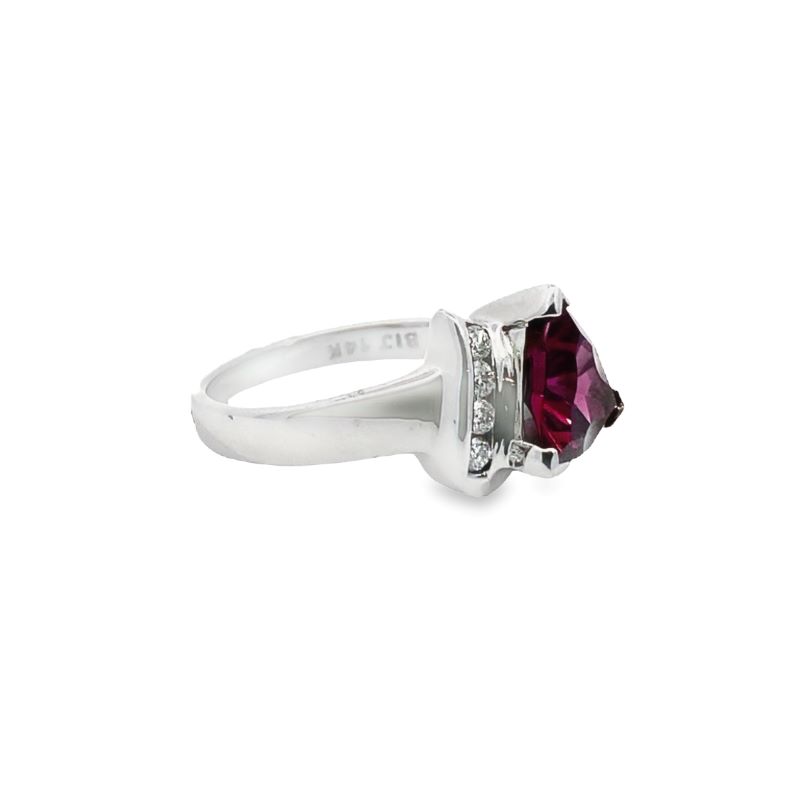 Modern Diamond And Trillion Rhodolite Garnet Ring. - Image 2