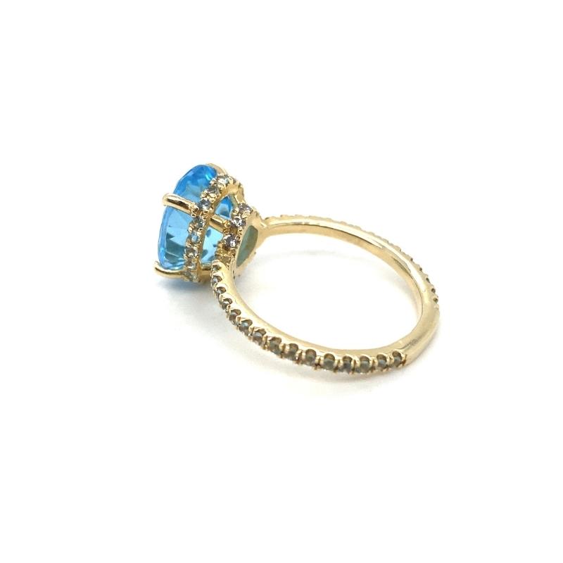 Oval Swiss Blue Topaz Solitaire ring, set with Blue topaz melee, 14kt yellow gold. - Image 2