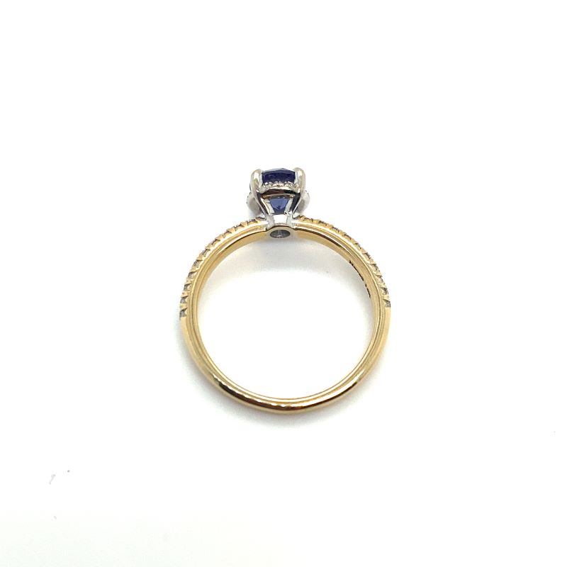 Two Toned Alexandrite and Diamond Ring - Image 3