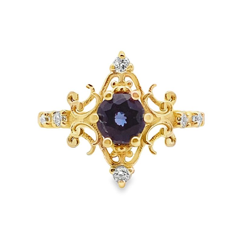 Lab Alexandrite in Vintage Feel Ring