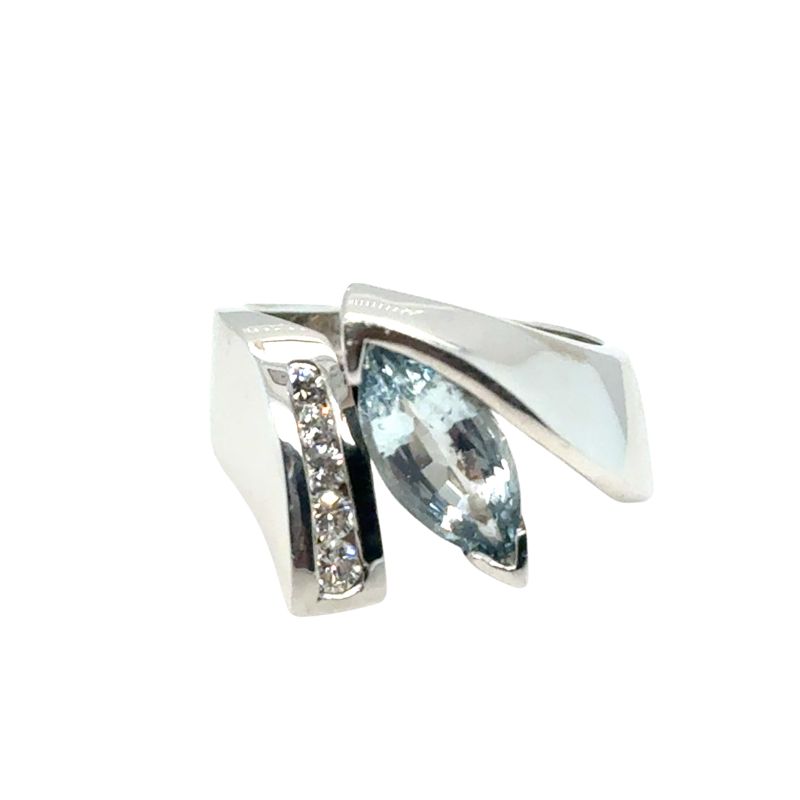 1.50ct Marquise Aquamarine Contemporary Diamond Ring, 14kt