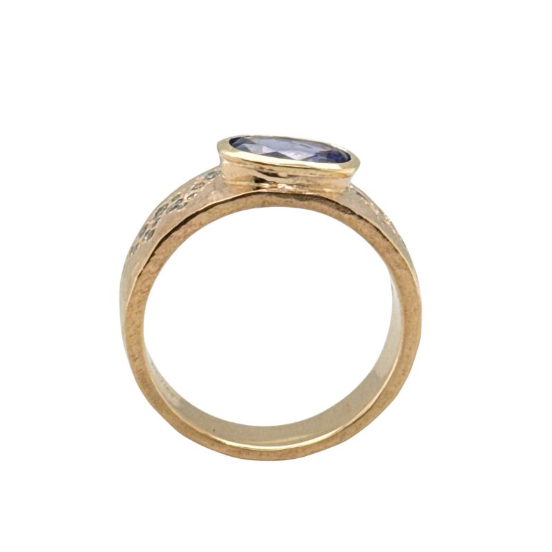 Oval 1.55ct Tanzanite Diamonds 0.20ctw Hammered Ring, 14kt Yellow - Image 3