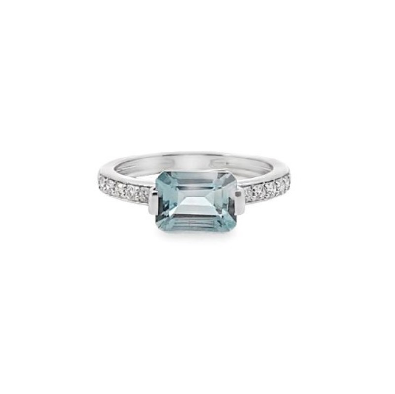 18KT White Gold Ring with Aquamarine and Diamonds