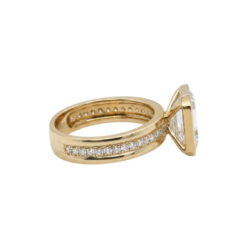 3.00ct Bezel Set Emerlad Cut With Center Row Diamond Engagement, 14kt Yellow - Image 2